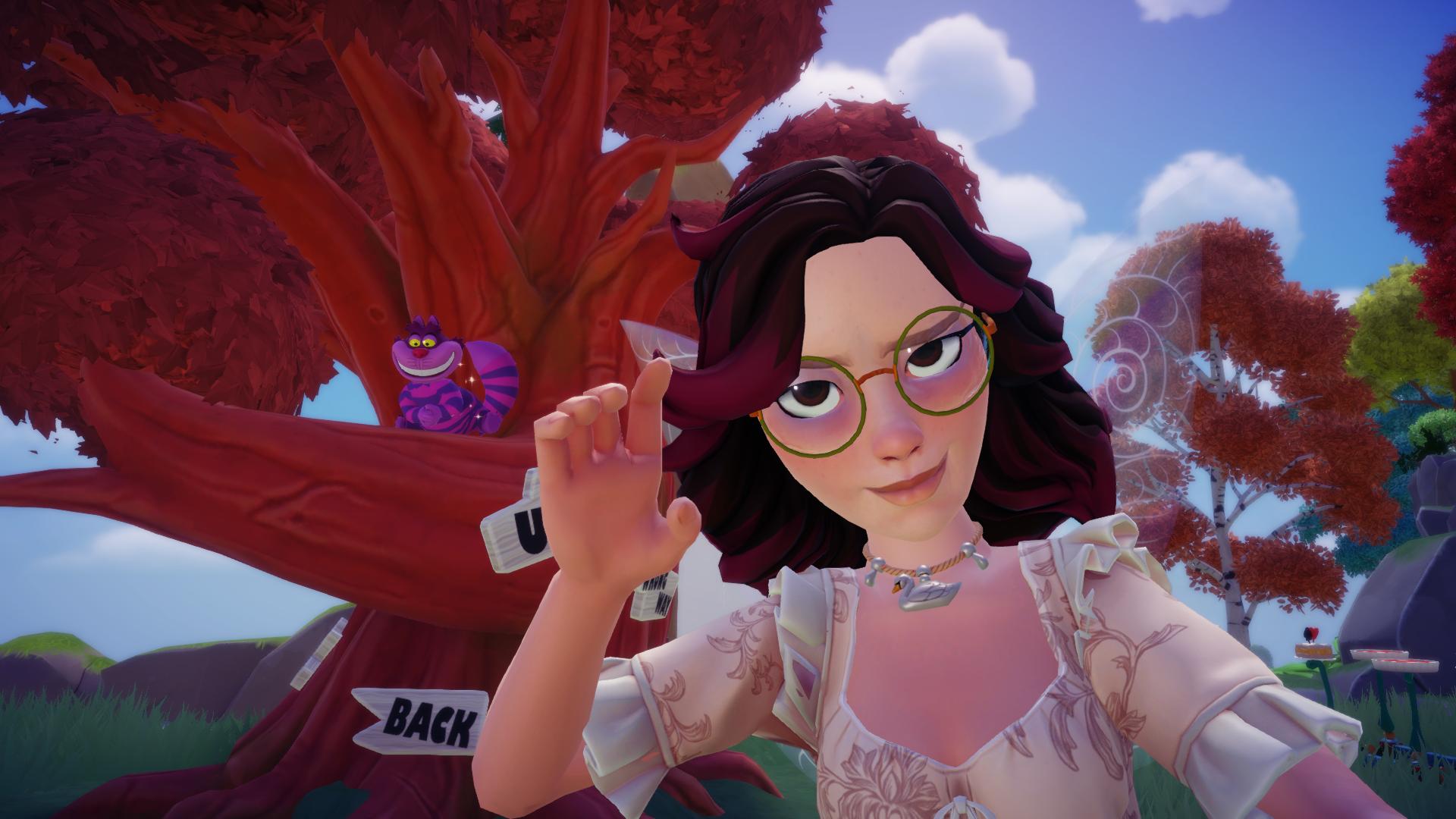 Cheshire cat in his tree and player character in Disney Dreamlight Valley