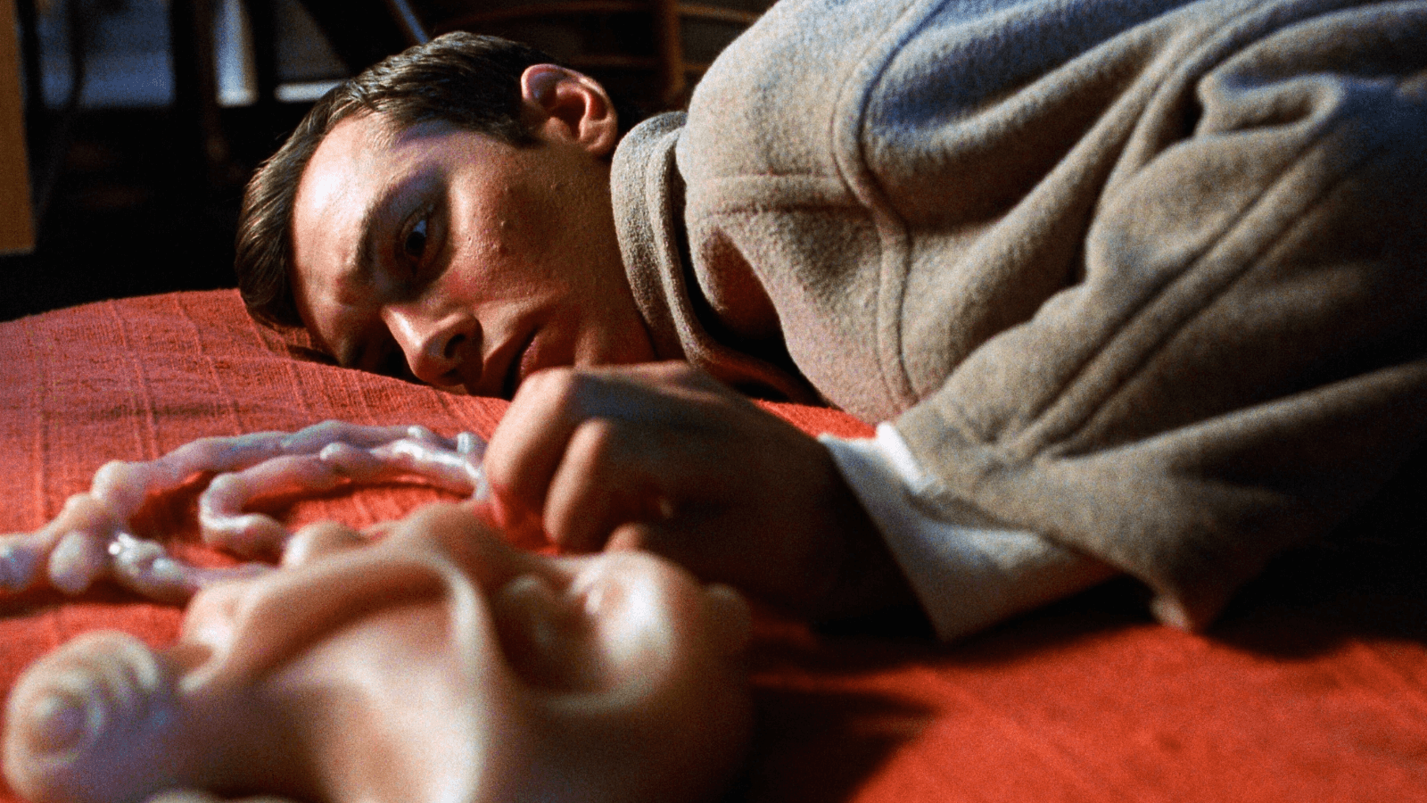 A still from the 1999 film eXistenZ.