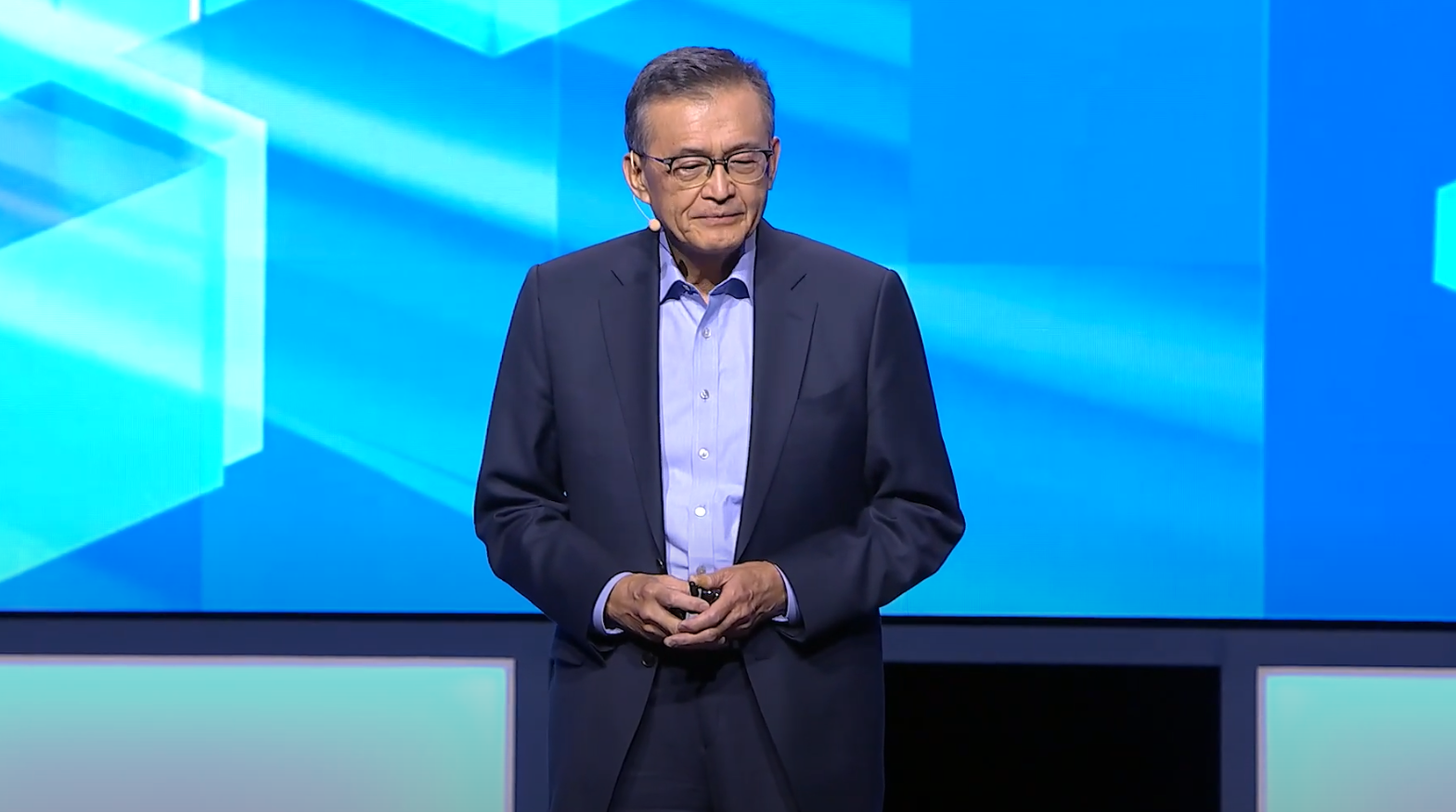Lip-Bu Tan conducting his keynote